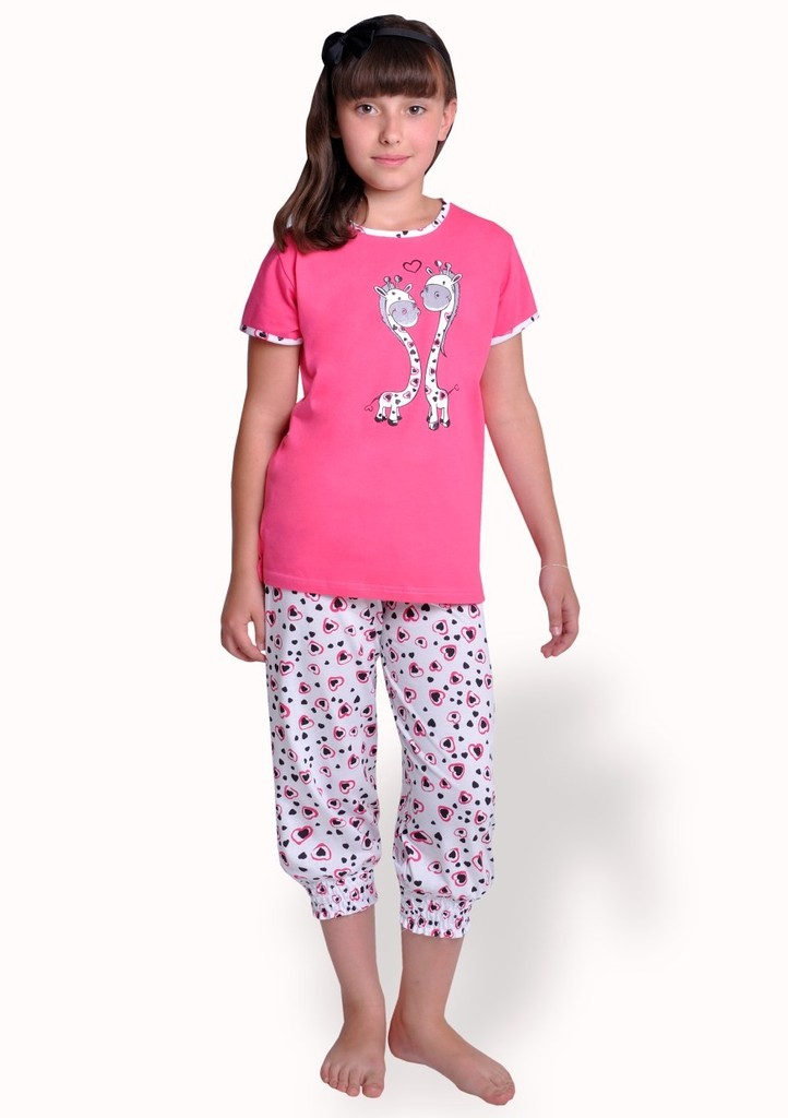 Dívčí pyžamo s obrázkem žiraf a capri kalhotami